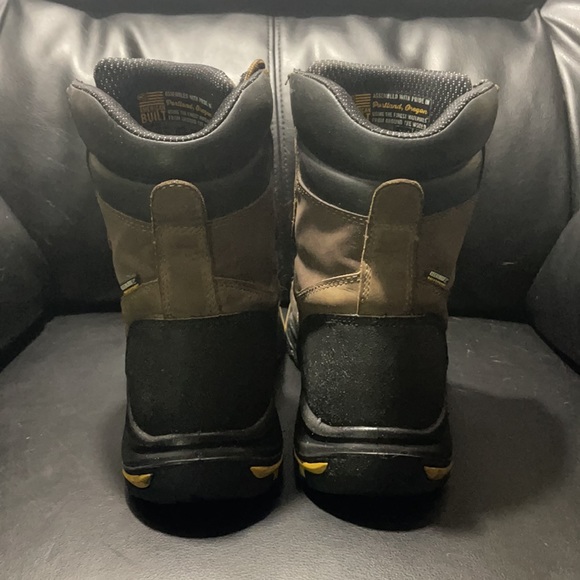 Keen steel toed work boots. - Picture 4 of 6